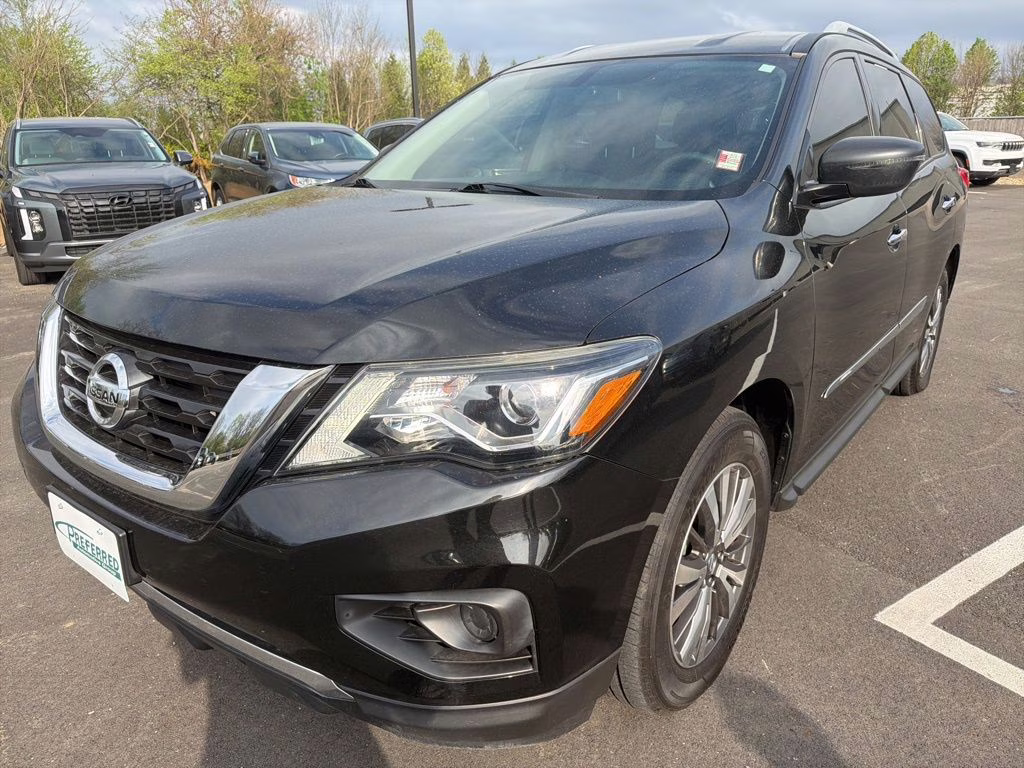 2019 Magnetic Black Pearl Nissan Pathfinder S FWD SUV