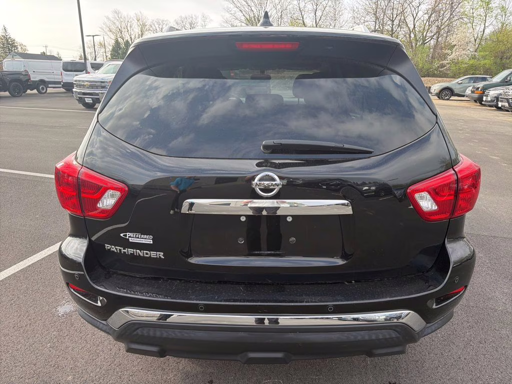 2019 Magnetic Black Pearl Nissan Pathfinder S FWD SUV