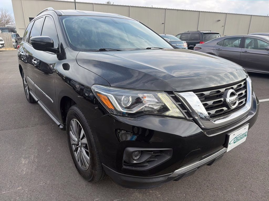 2019 Magnetic Black Pearl Nissan Pathfinder S FWD SUV