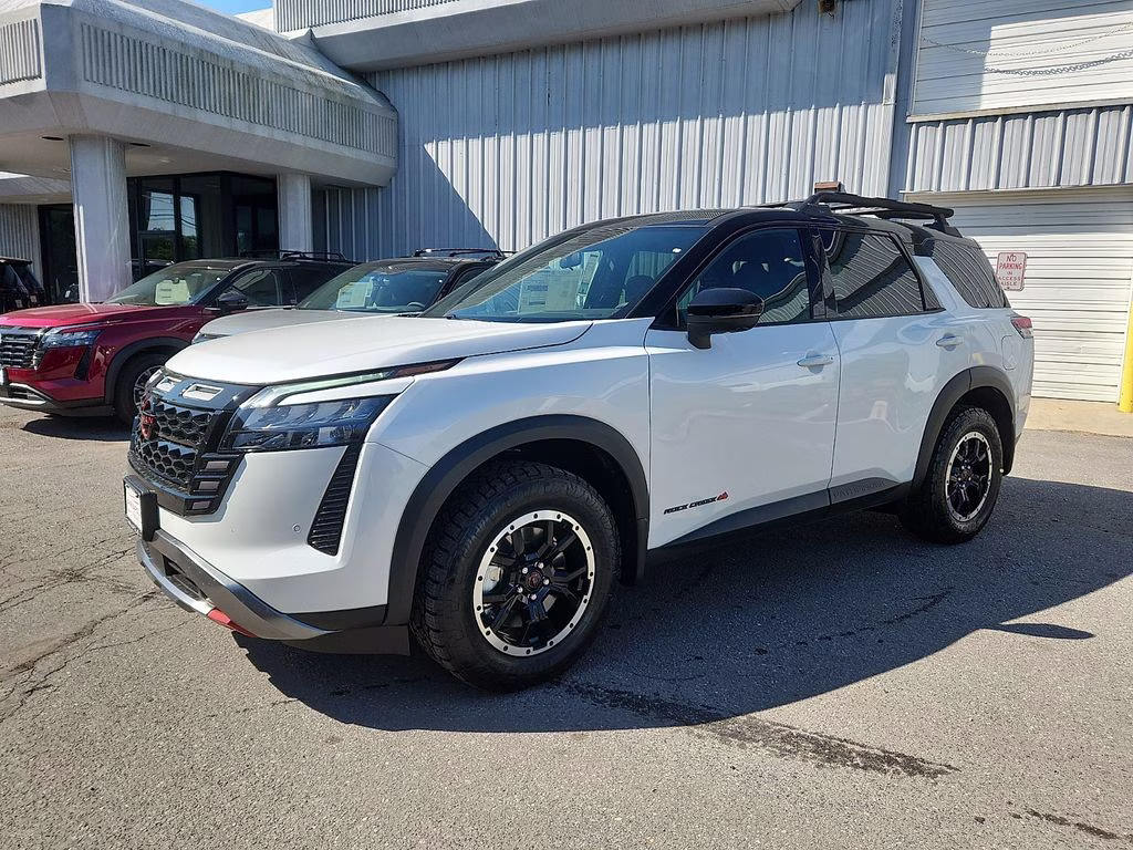 2026 Everest White Pearl/Black Nissan Pathfinder Rock Creek 4X4 SUV