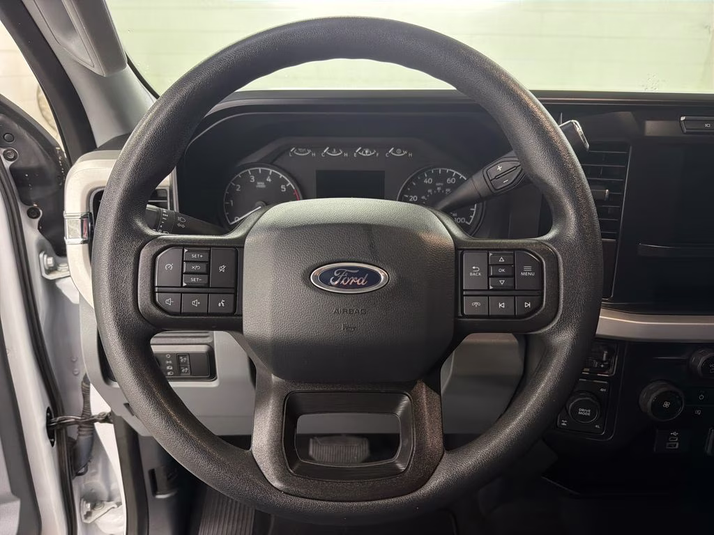 2024 Oxford White Ford Super Duty F-250 SRW XL 4X4 Truck