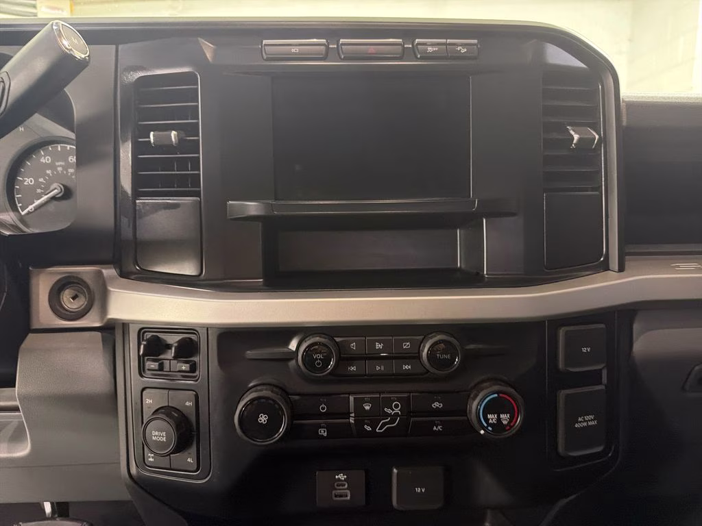 2024 Oxford White Ford Super Duty F-250 SRW XL 4X4 Truck