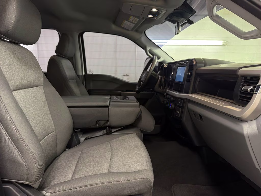 2024 Oxford White Ford Super Duty F-250 SRW XL 4X4 Truck