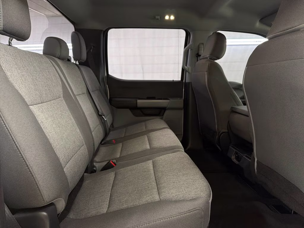 2024 Oxford White Ford Super Duty F-250 SRW XL 4X4 Truck