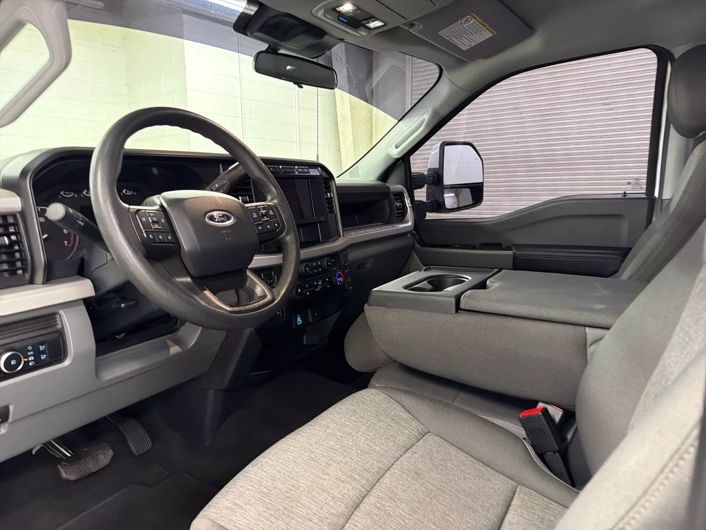 2024 Oxford White Ford Super Duty F-250 SRW XL 4X4 Truck