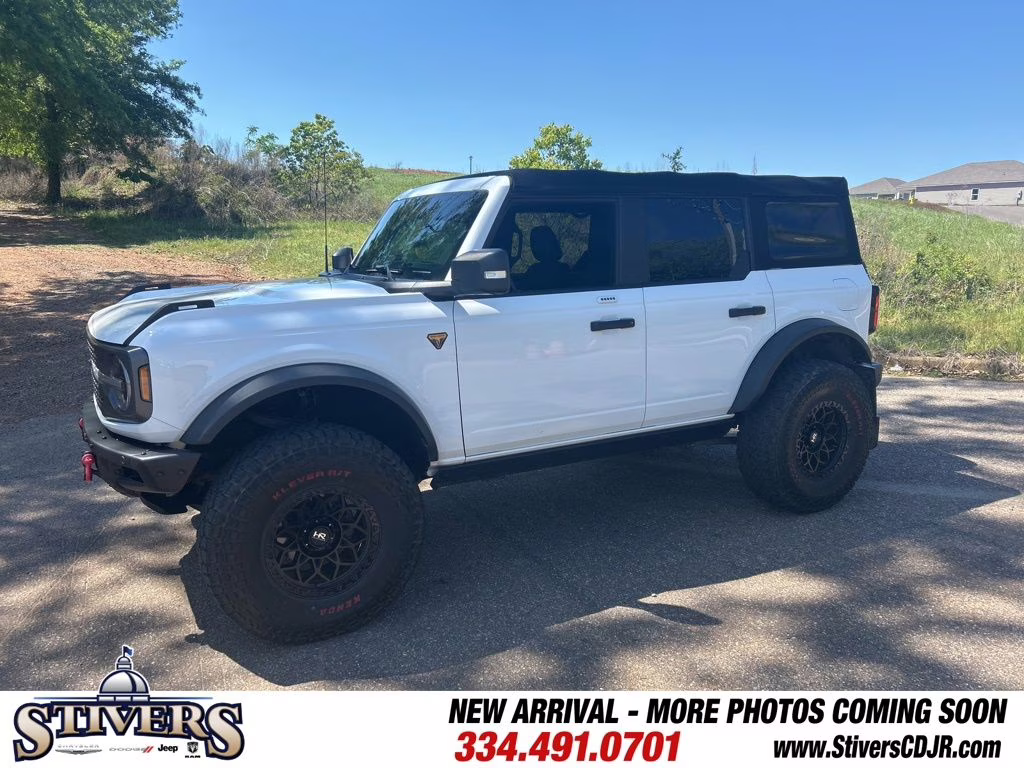 2022 Oxford White Ford Bronco Badlands 4X4 SUV