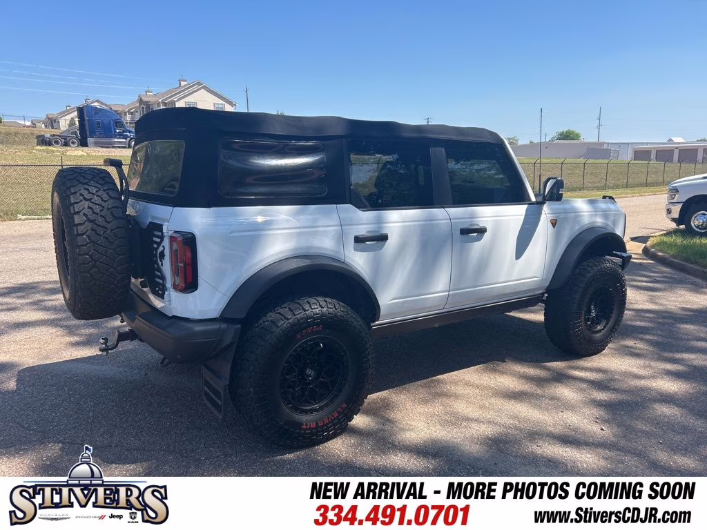 2022 Oxford White Ford Bronco Badlands 4X4 SUV