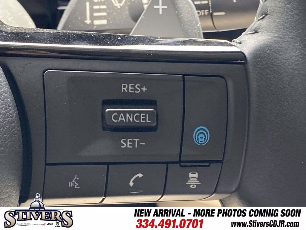 2022 Gun Metallic Nissan Pathfinder SL FWD SUV