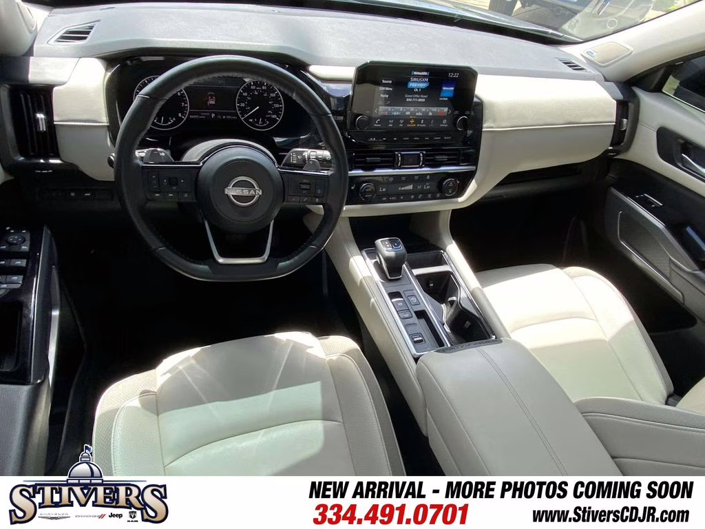 2022 Gun Metallic Nissan Pathfinder SL FWD SUV