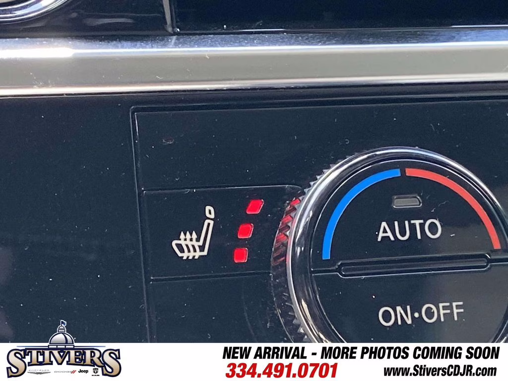 2022 Gun Metallic Nissan Pathfinder SL FWD SUV