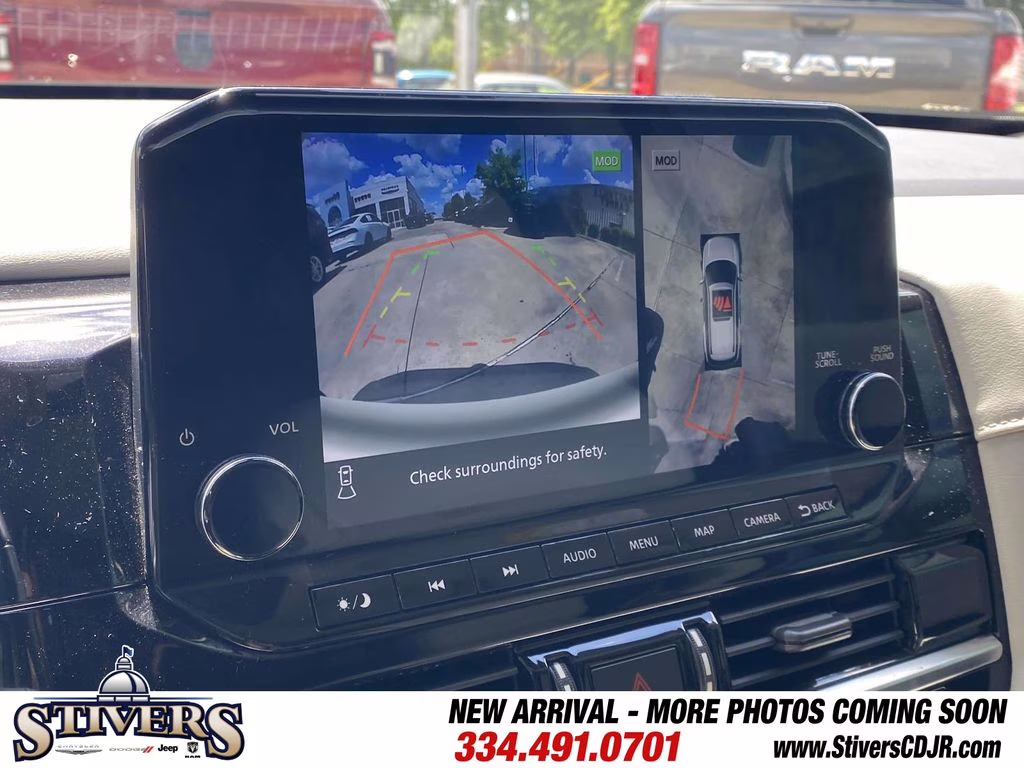 2022 Gun Metallic Nissan Pathfinder SL FWD SUV