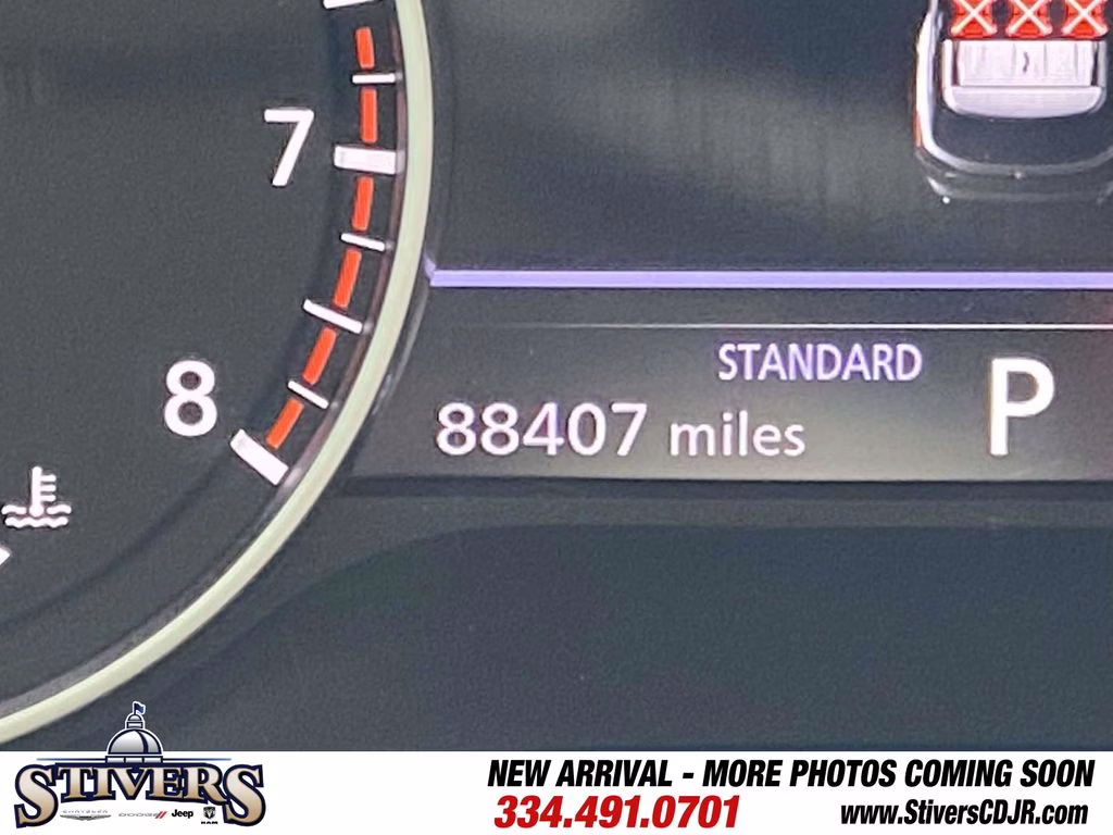 2022 Gun Metallic Nissan Pathfinder SL FWD SUV