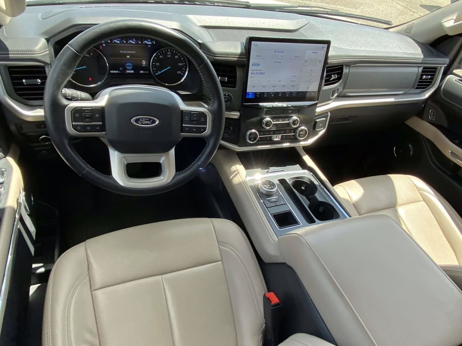 2023 White Metallic Ford Expedition XLT RWD SUV