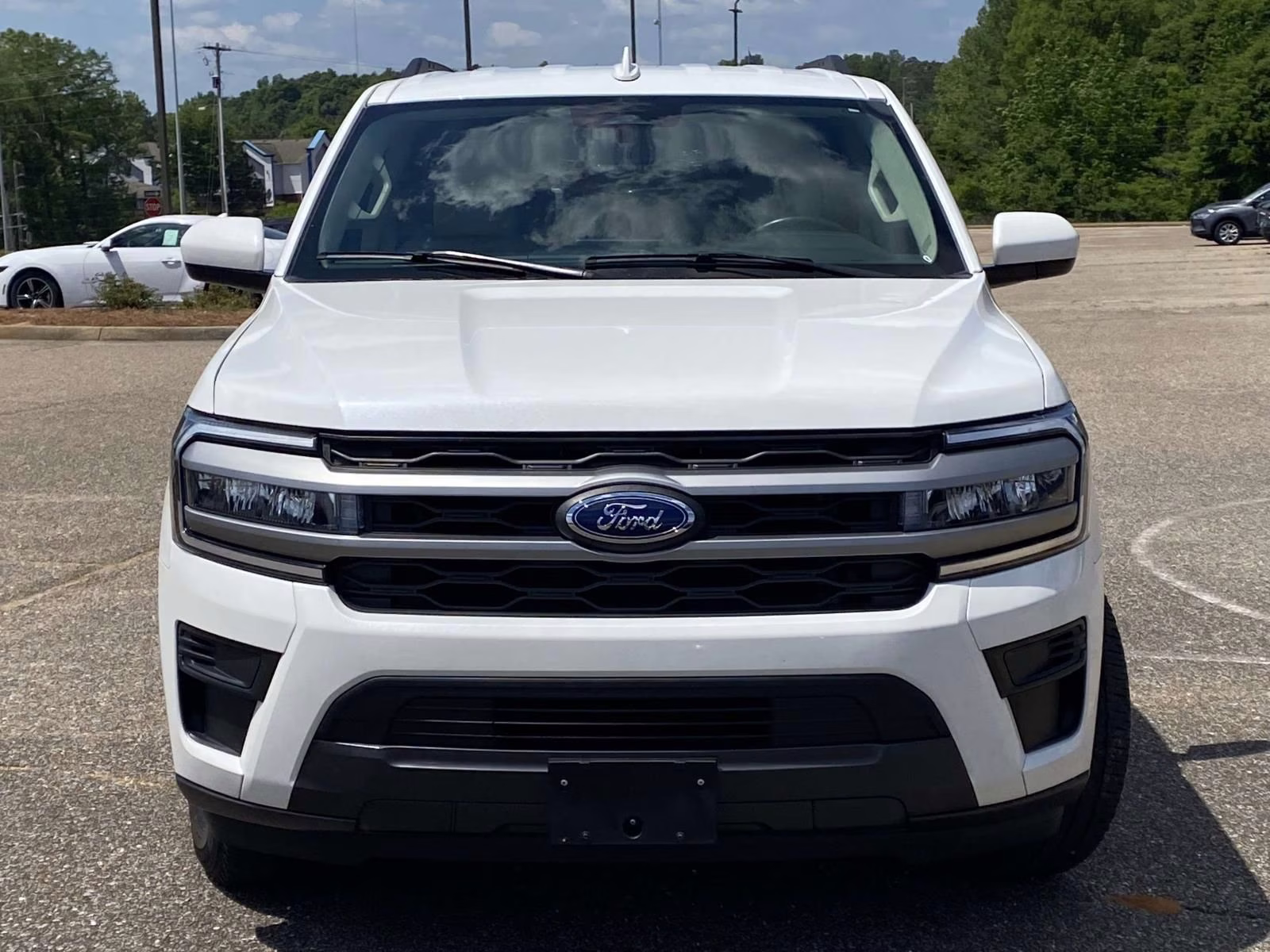 2023 White Metallic Ford Expedition XLT RWD SUV