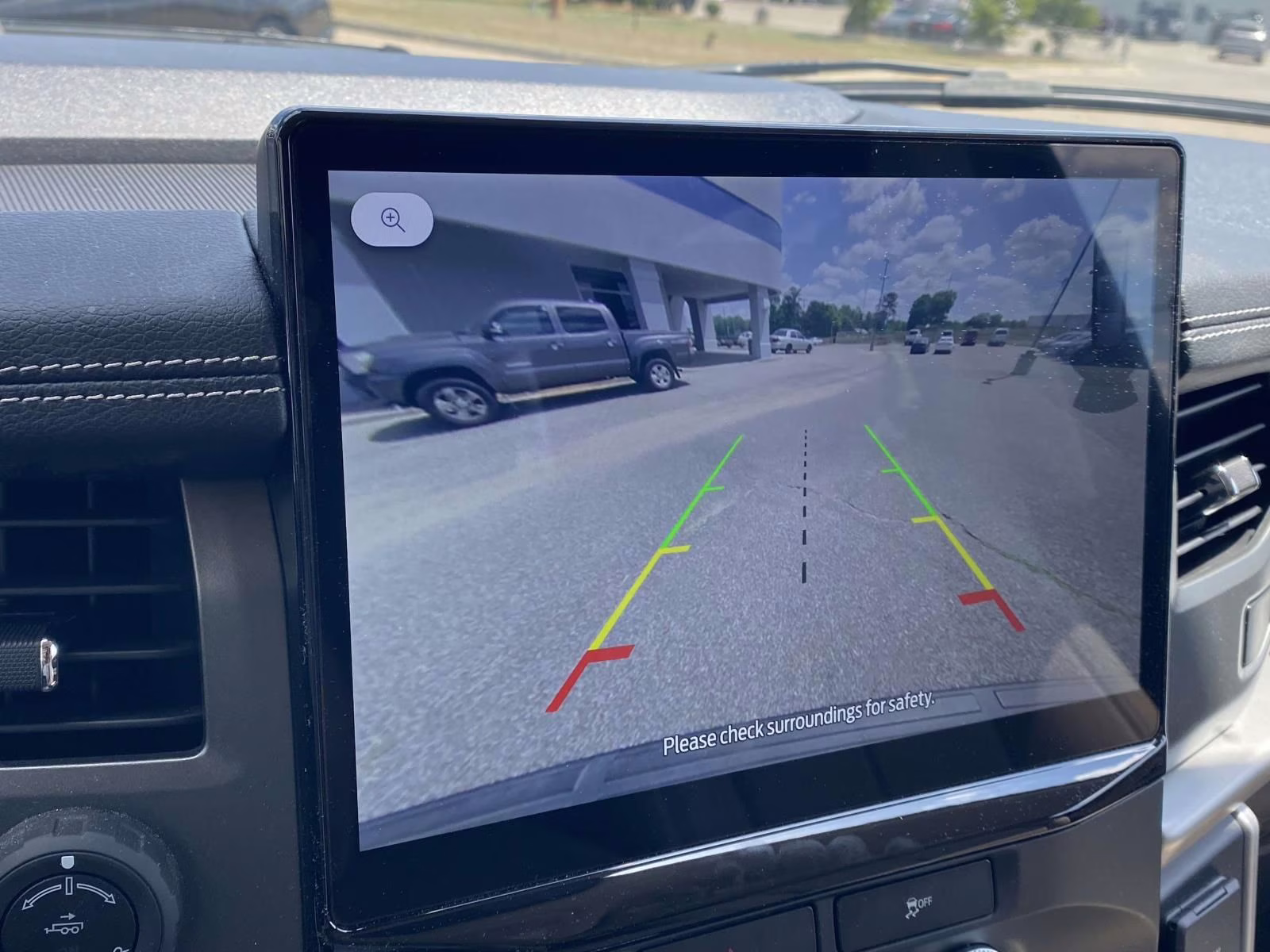 2023 White Metallic Ford Expedition XLT RWD SUV