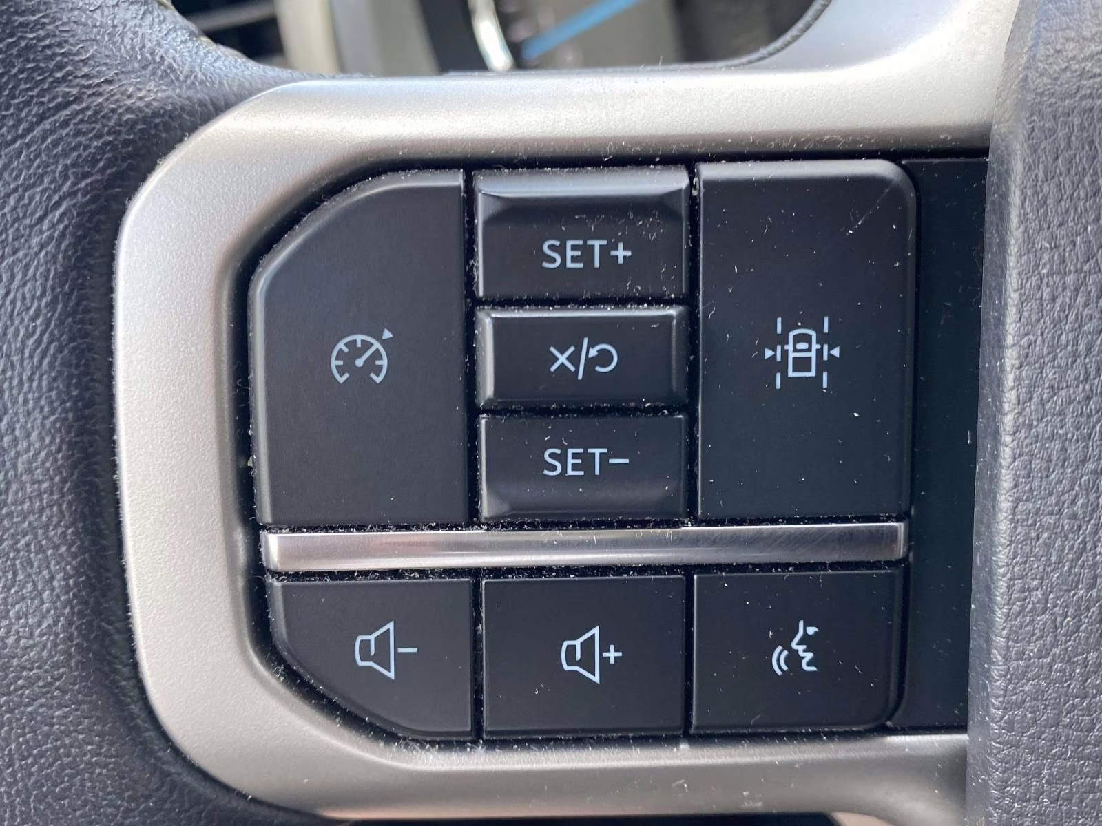 2023 White Metallic Ford Expedition XLT RWD SUV