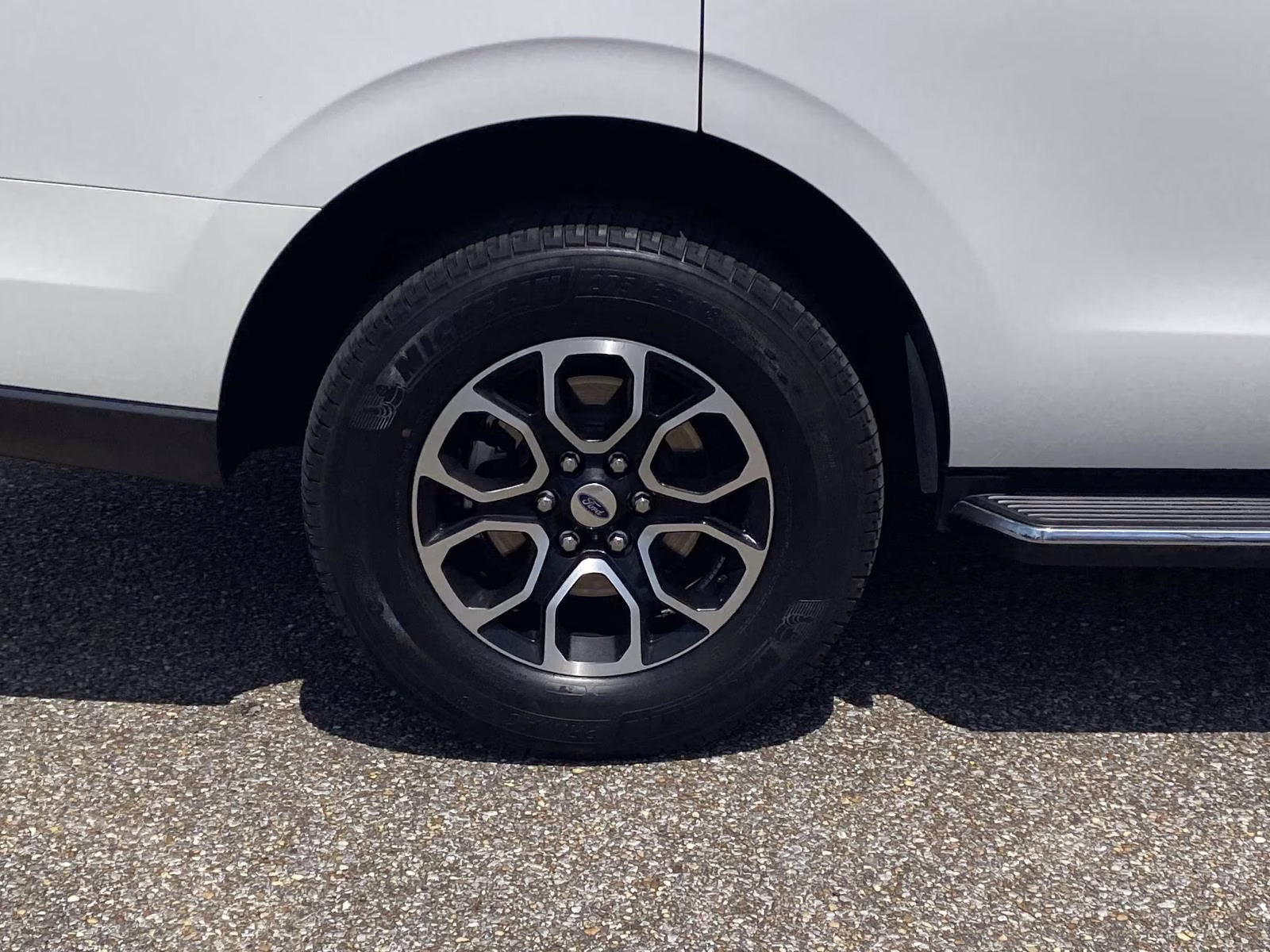 2023 White Metallic Ford Expedition XLT RWD SUV