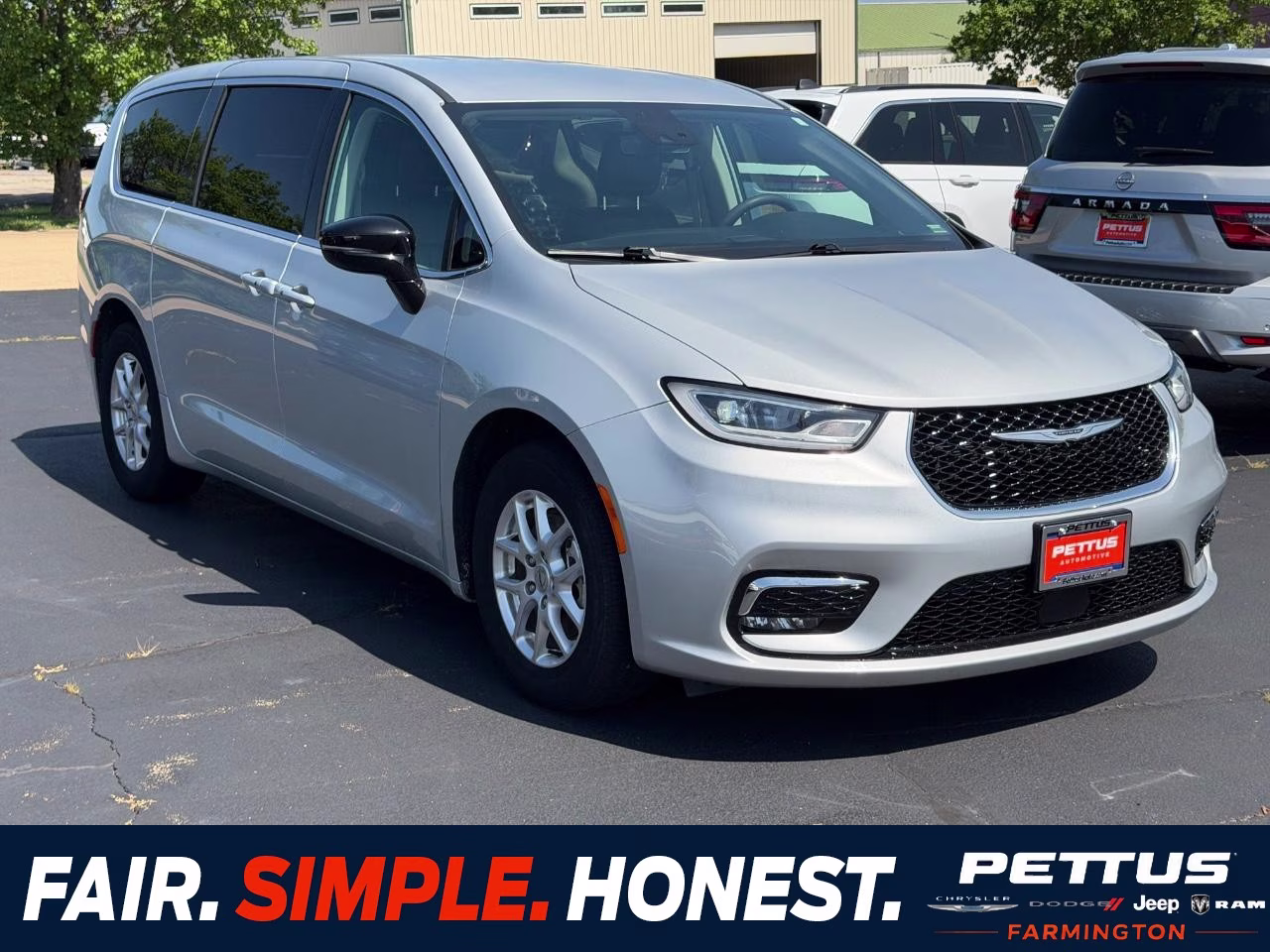 2024 Silver Mist Clearcoat Chrysler Pacifica Touring L FWD Van