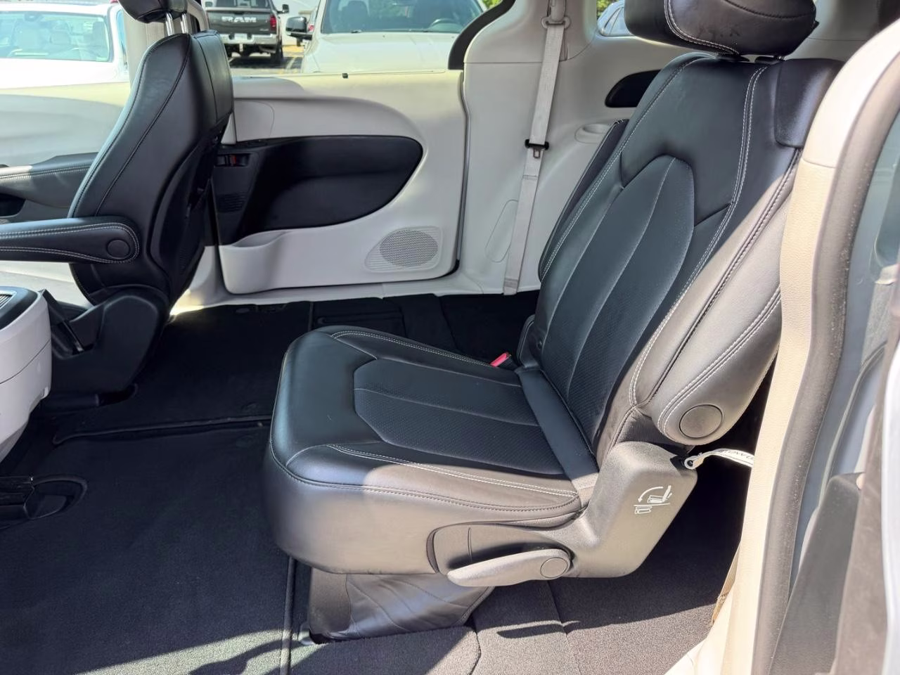 2024 Silver Mist Clearcoat Chrysler Pacifica Touring L FWD Van
