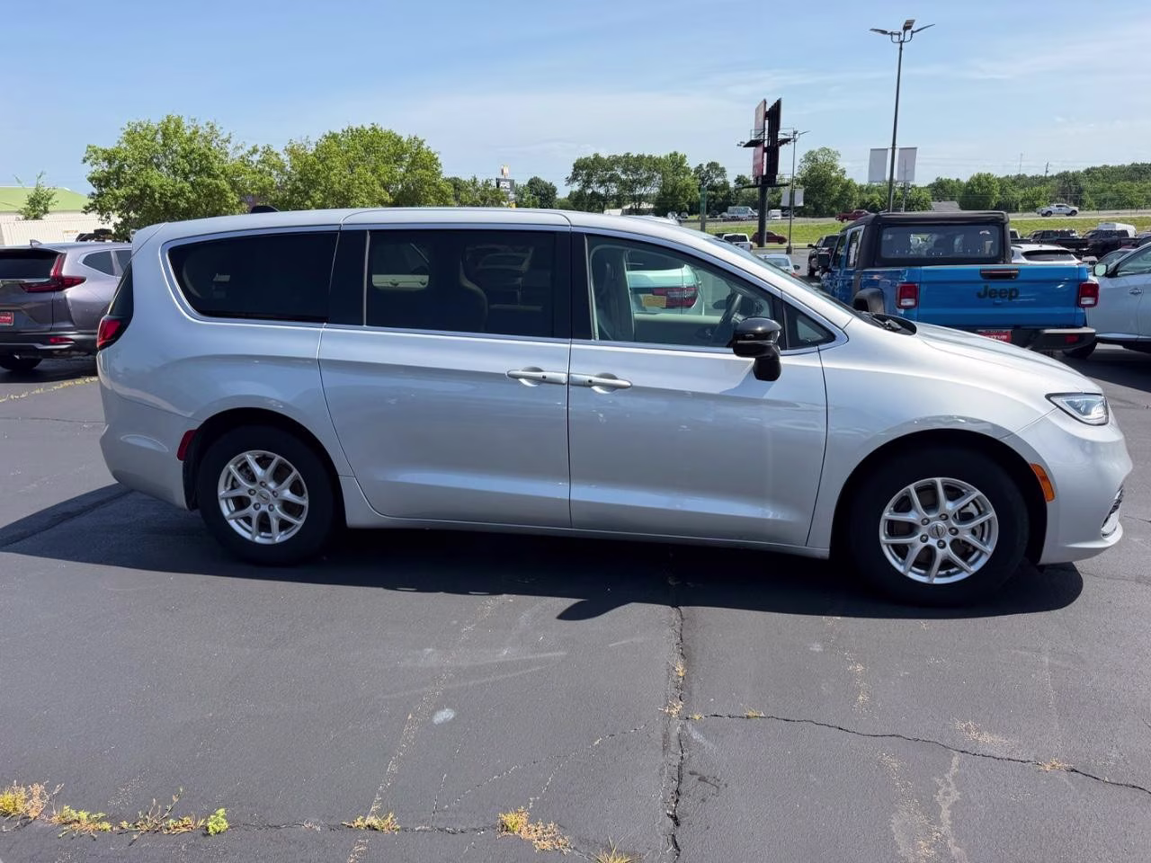 2024 Silver Mist Clearcoat Chrysler Pacifica Touring L FWD Van
