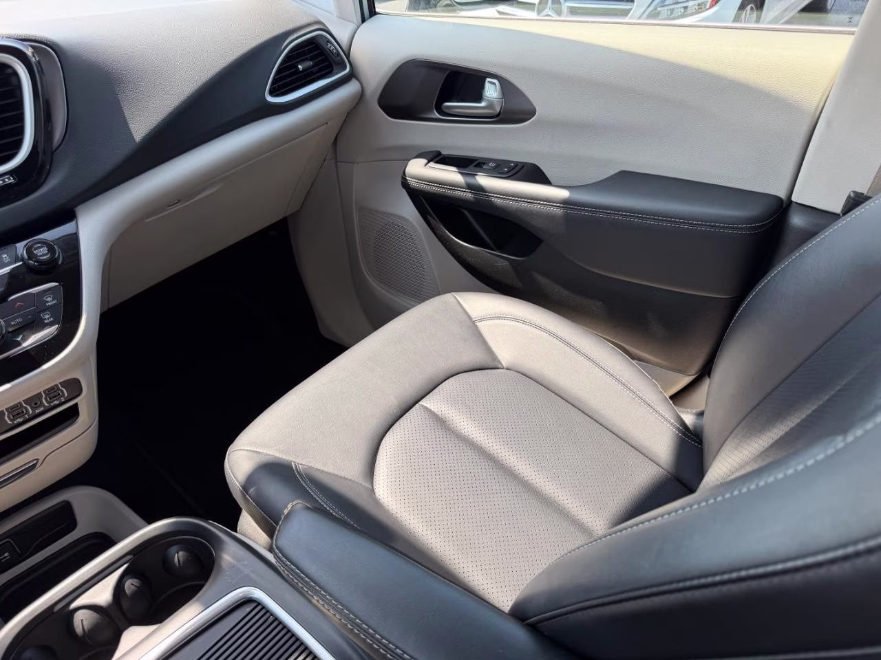 2024 Silver Mist Clearcoat Chrysler Pacifica Touring L FWD Van