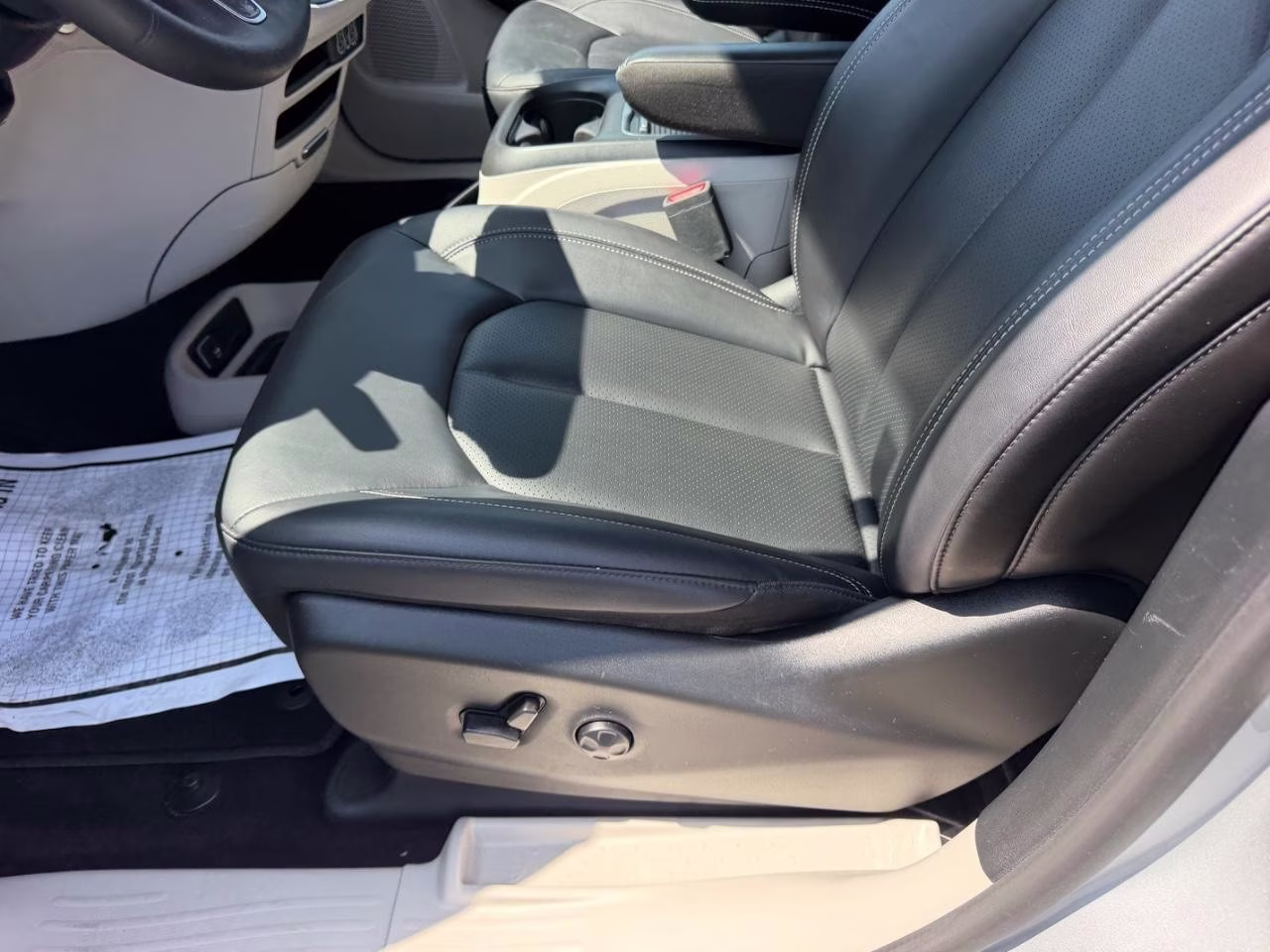 2024 Silver Mist Clearcoat Chrysler Pacifica Touring L FWD Van