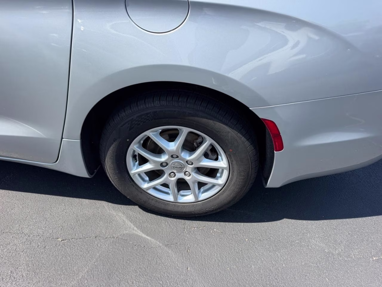2024 Silver Mist Clearcoat Chrysler Pacifica Touring L FWD Van
