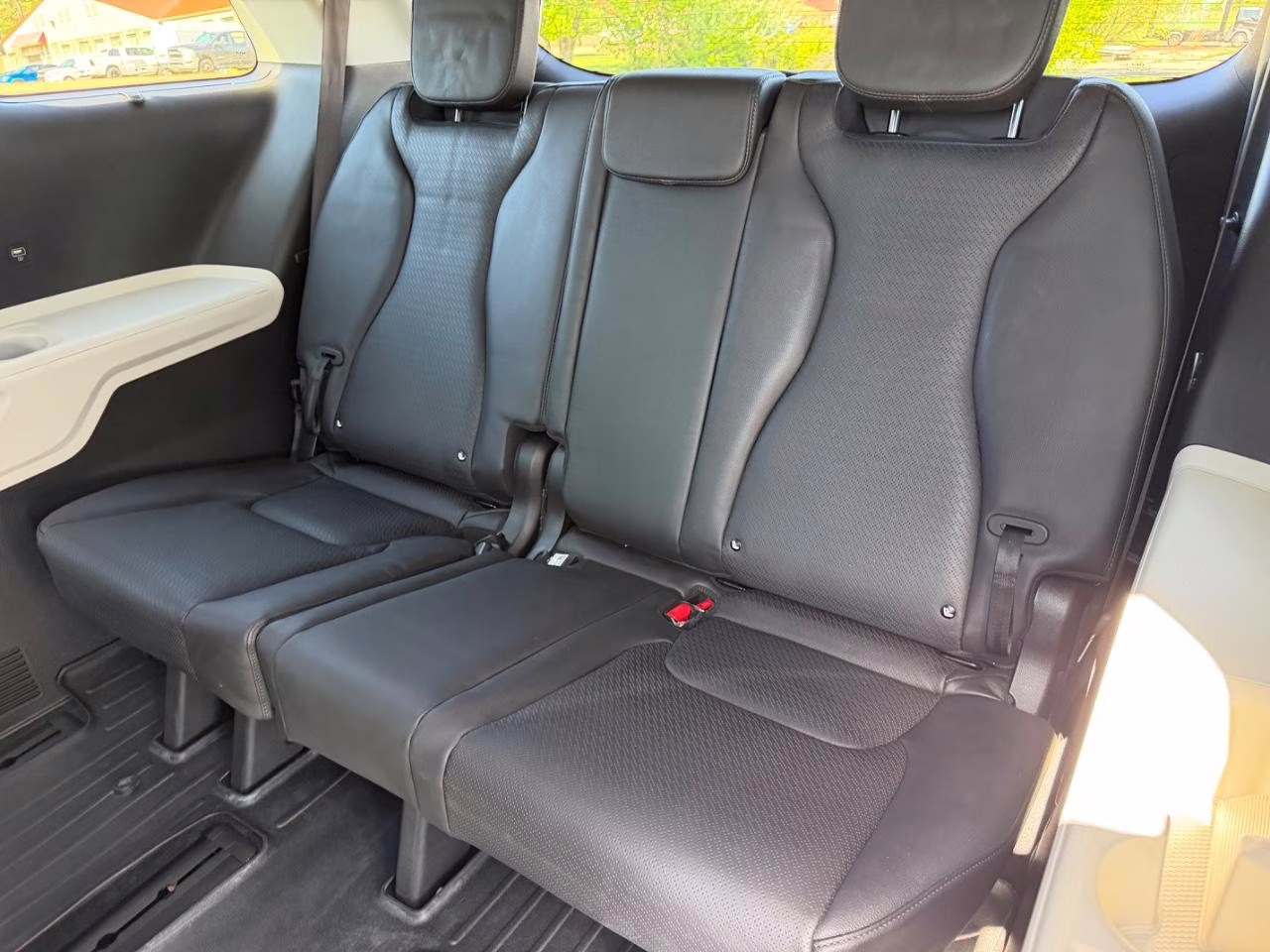 2024 Snow White Pearl Kia Carnival SX Prestige FWD Van