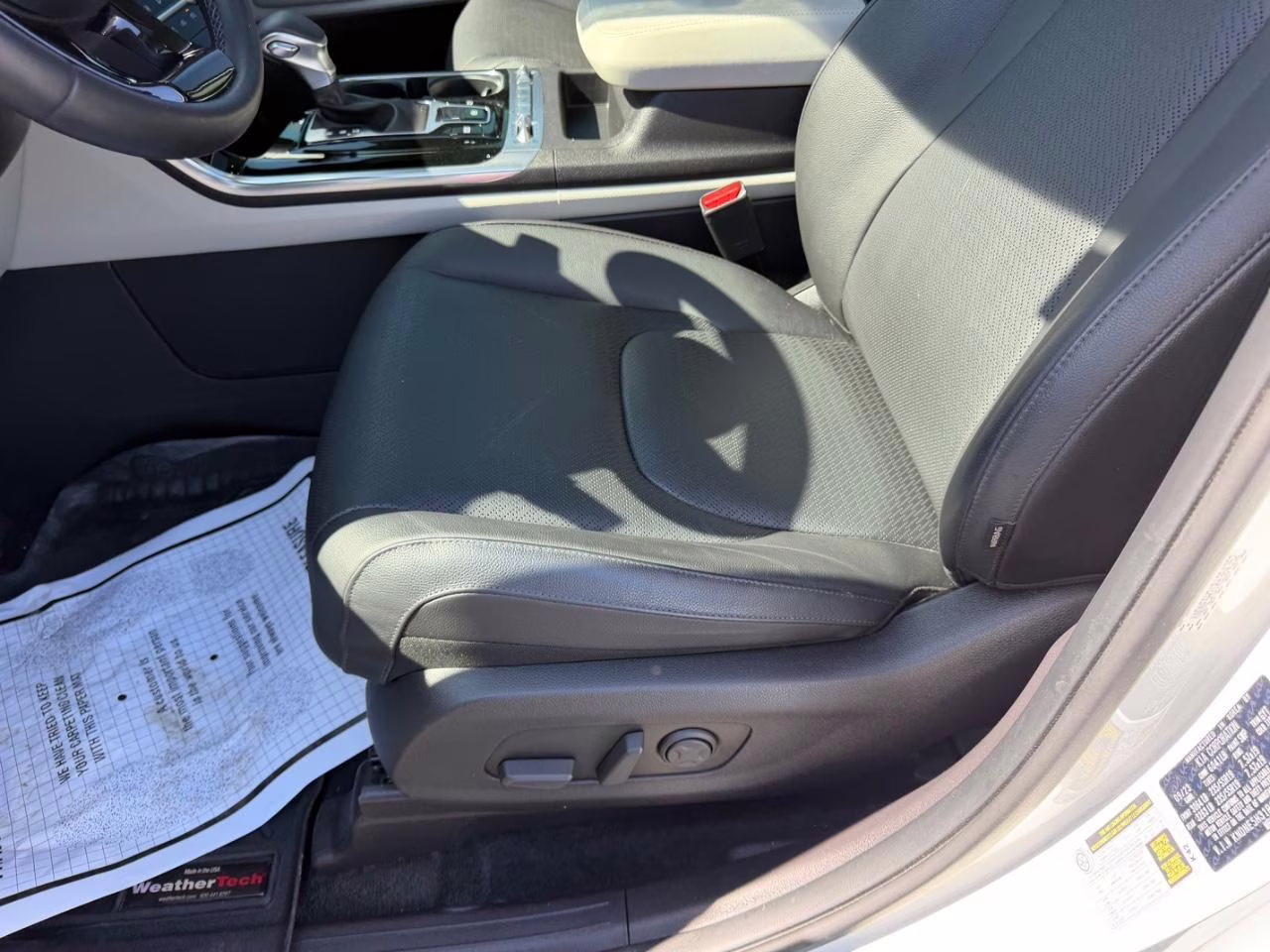 2024 Snow White Pearl Kia Carnival SX Prestige FWD Van