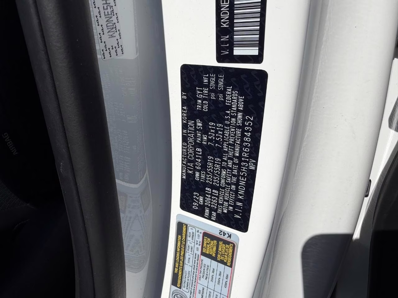 2024 Snow White Pearl Kia Carnival SX Prestige FWD Van