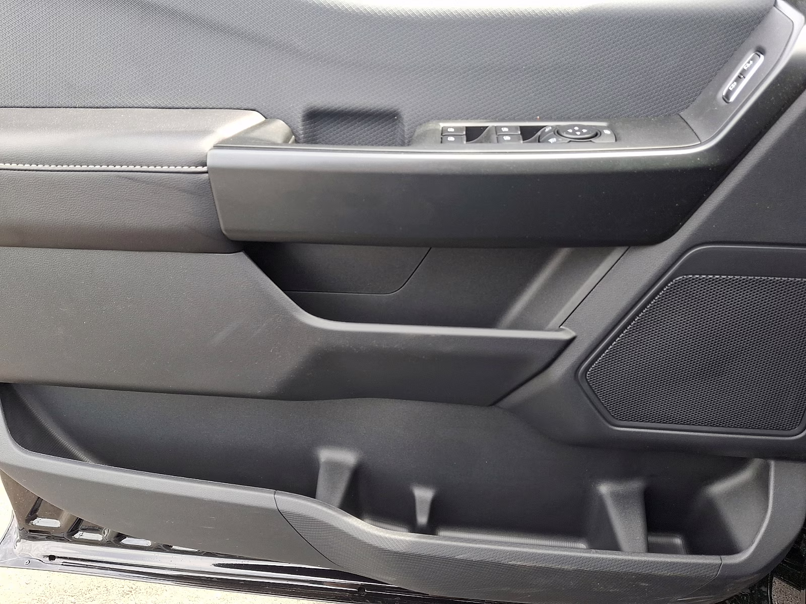 2026 Agate Black Metallic - UM Ford F-150 STX 4X4