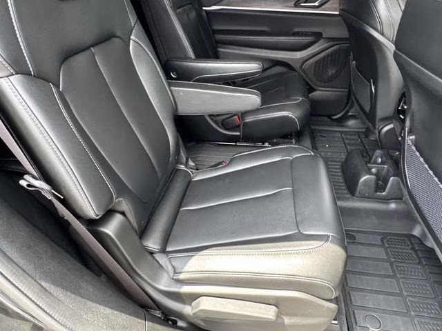 2024 Rocky Mountain Pearlcoat Jeep Grand Cherokee L Limited 4X4 SUV