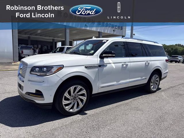 2024 White Metallic Lincoln Navigator L Reserve 4X4 SUV