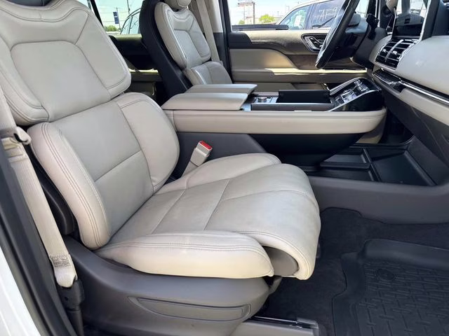 2024 White Metallic Lincoln Navigator L Reserve 4X4 SUV