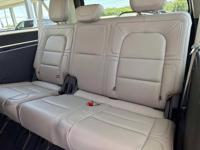 2024 White Metallic Lincoln Navigator L Reserve 4X4 SUV