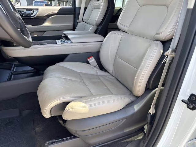2024 White Metallic Lincoln Navigator L Reserve 4X4 SUV