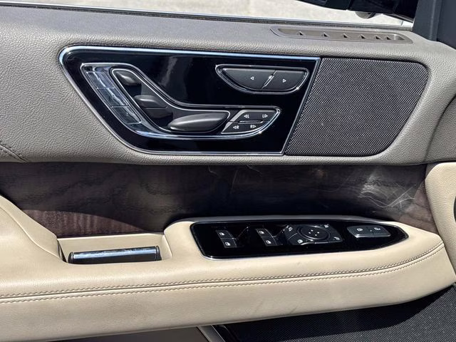 2024 White Metallic Lincoln Navigator L Reserve 4X4 SUV