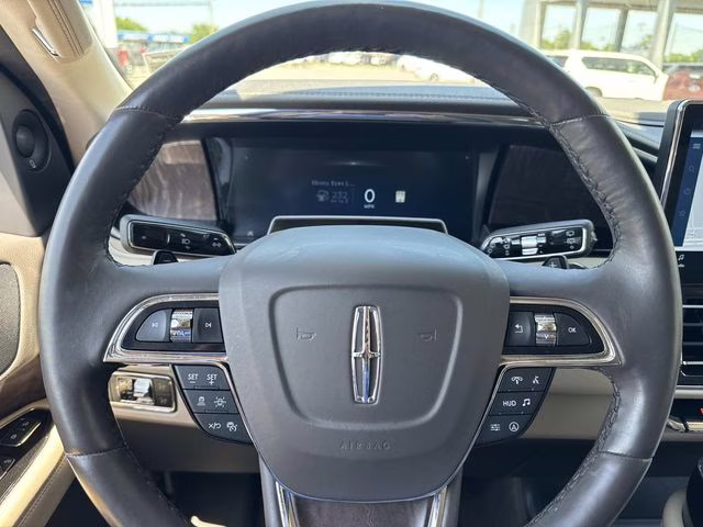 2024 White Metallic Lincoln Navigator L Reserve 4X4 SUV