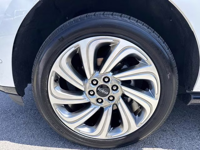 2024 White Metallic Lincoln Navigator L Reserve 4X4 SUV