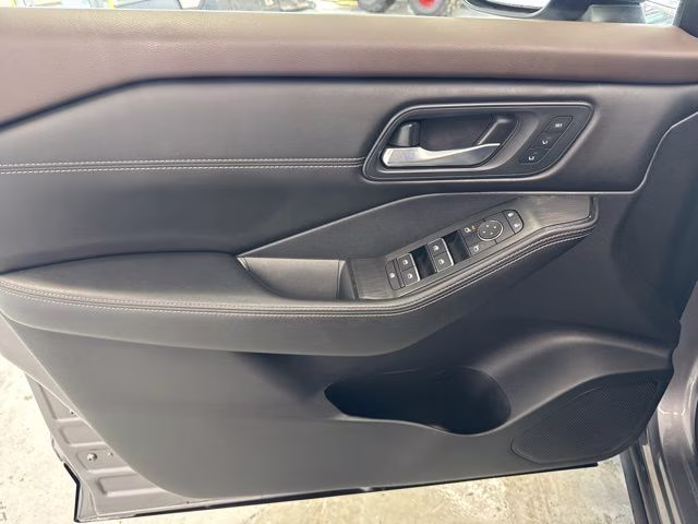 2023 Gun Metallic Nissan Rogue SL AWD SUV