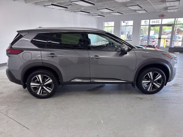 2023 Gun Metallic Nissan Rogue SL AWD SUV