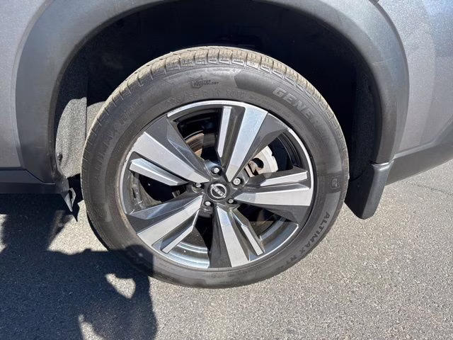 2023 Gun Metallic Nissan Rogue SL AWD SUV