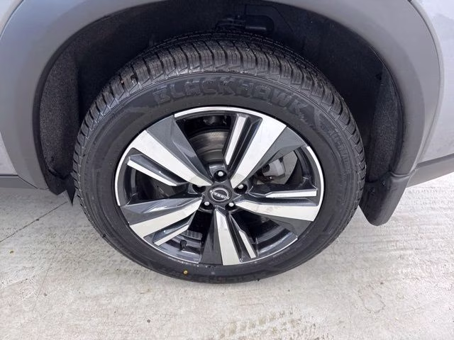 2023 Gun Metallic Nissan Rogue SL AWD SUV