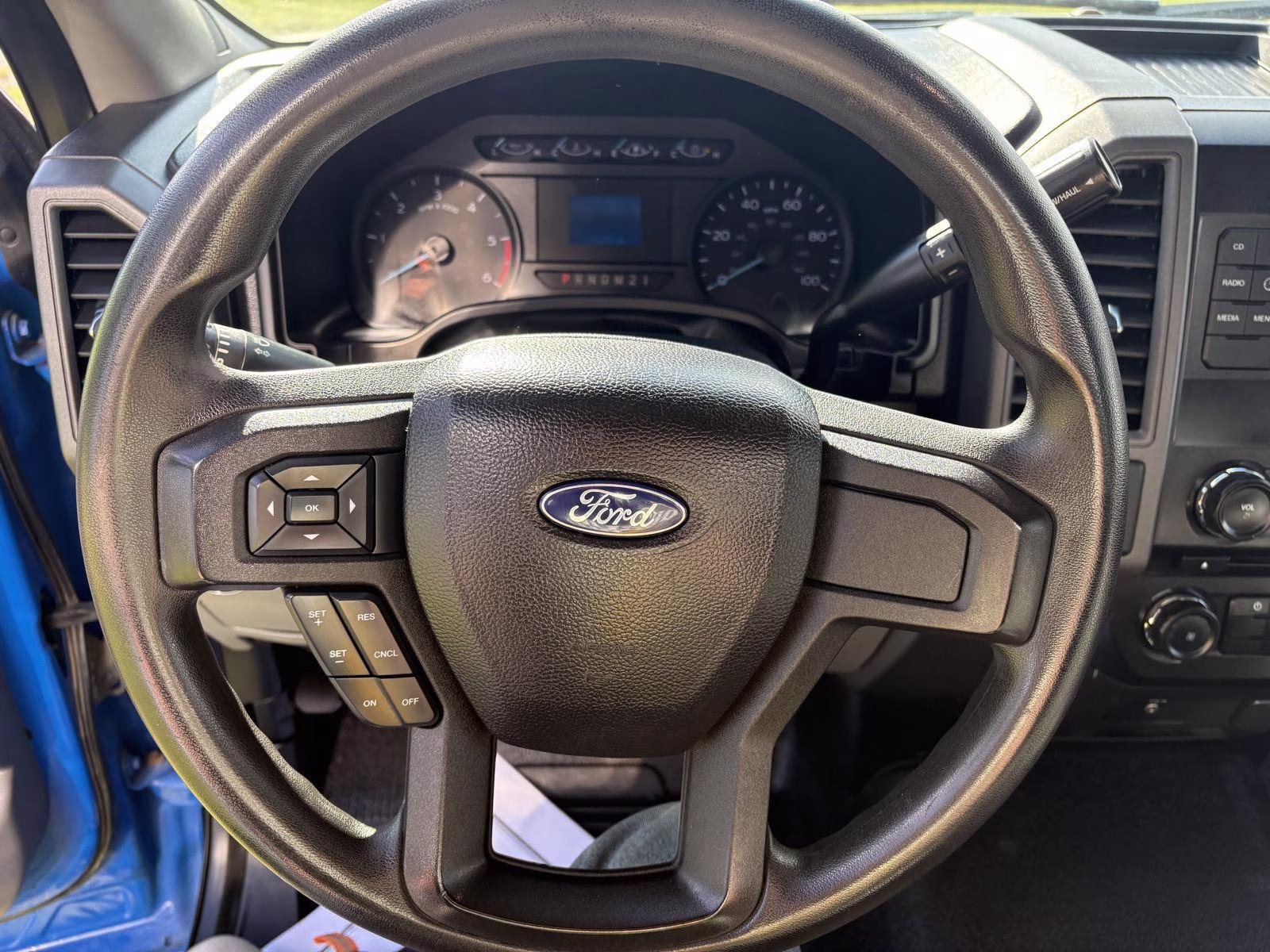 2017 Oxford White Ford Super Duty F-450 DRW XL RWD Truck