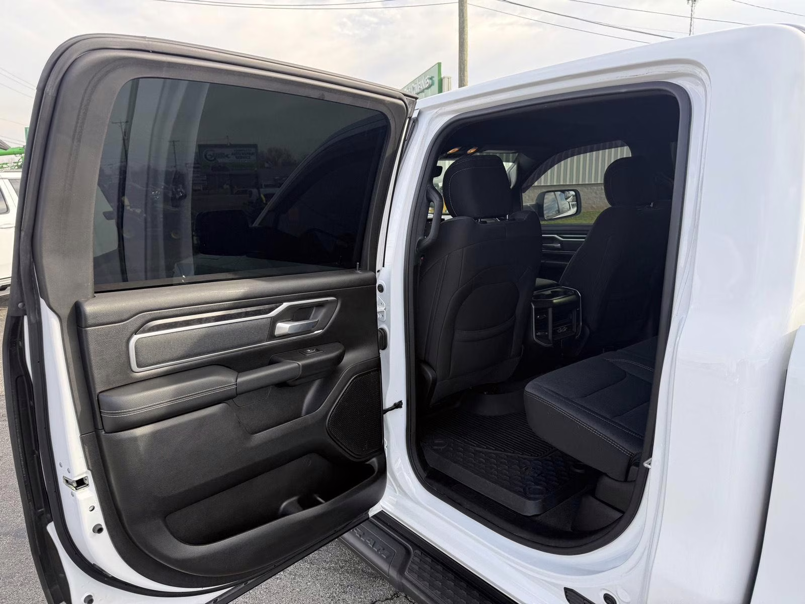 2023 Bright White Clearcoat Ram 1500 Big Horn 4X4 Truck