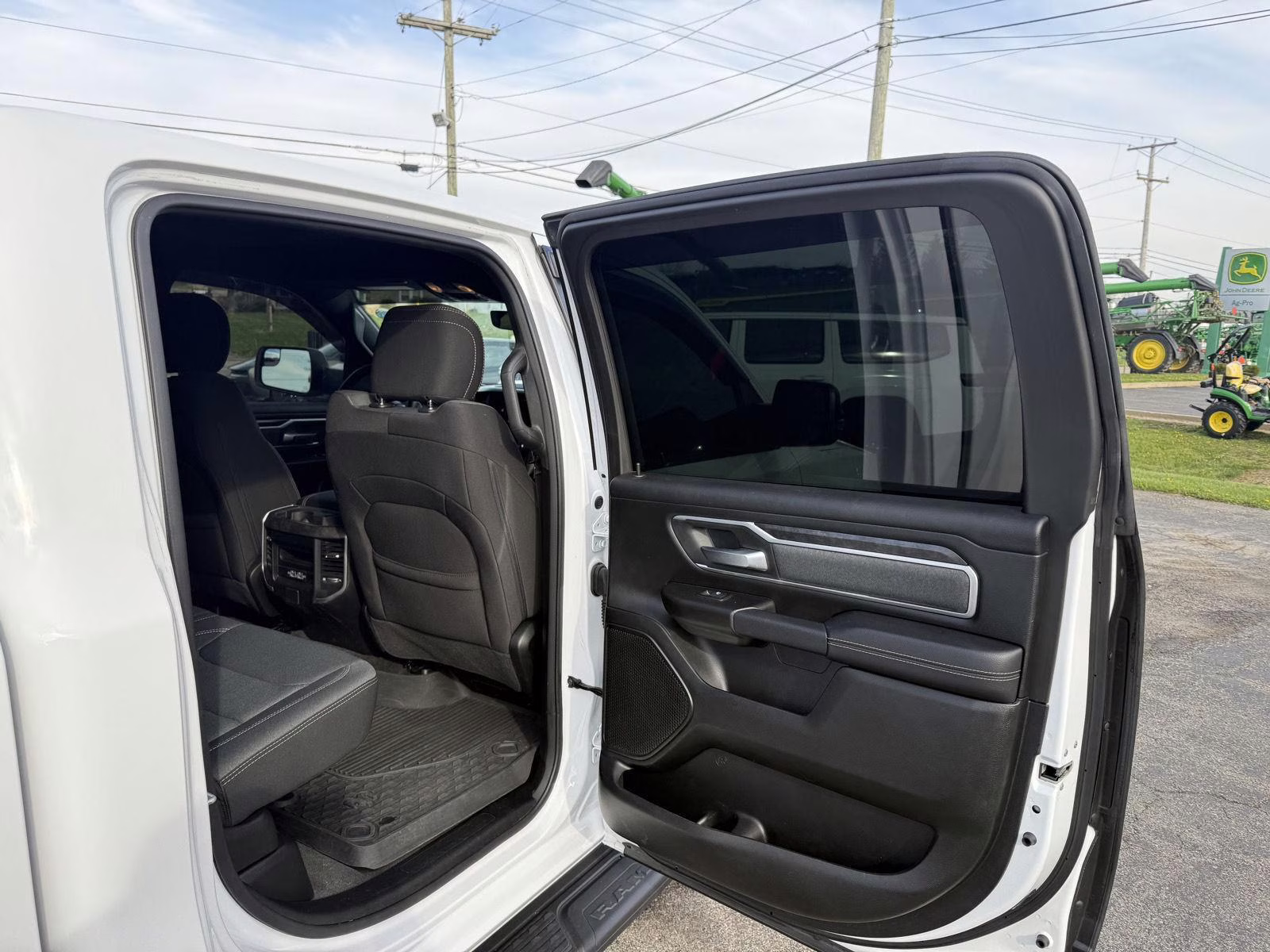 2023 Bright White Clearcoat Ram 1500 Big Horn 4X4 Truck
