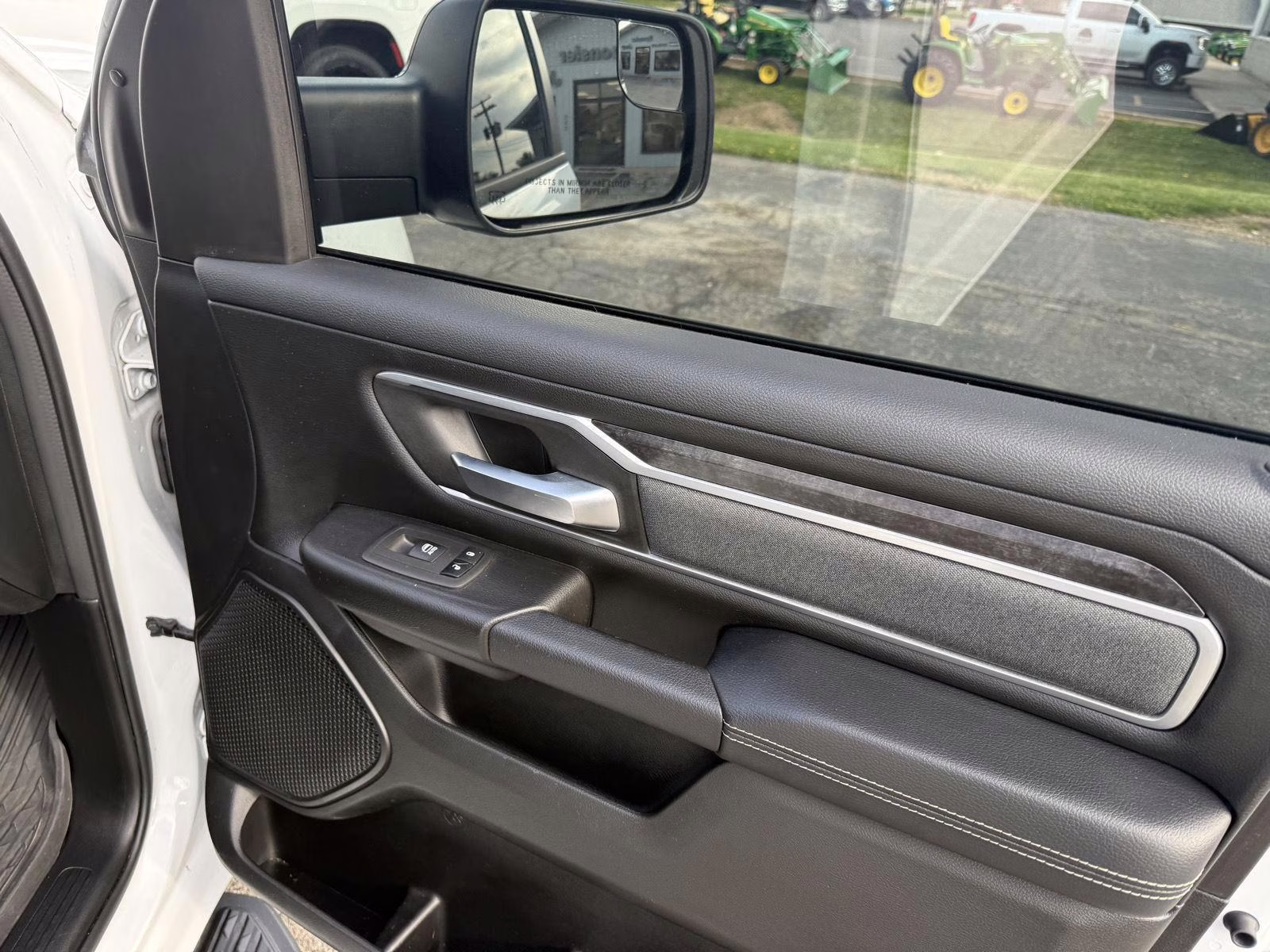 2023 Bright White Clearcoat Ram 1500 Big Horn 4X4 Truck