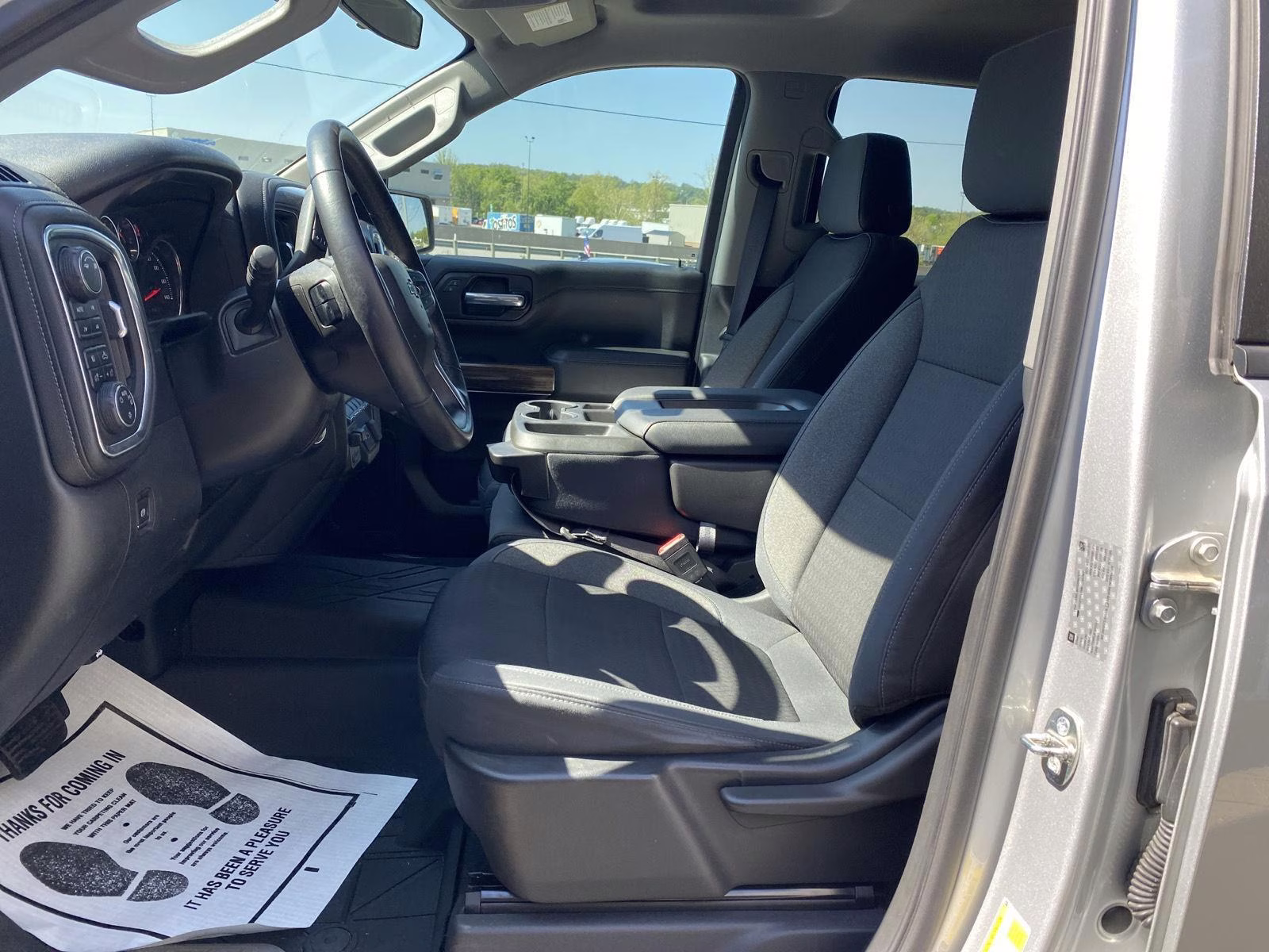 2019 Silver Ice Metallic Chevrolet Silverado 1500 LT Trail Boss 4X4 Truck