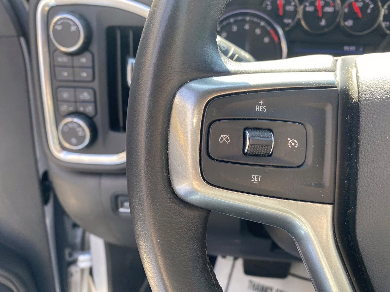 2019 Silver Ice Metallic Chevrolet Silverado 1500 LT Trail Boss 4X4 Truck