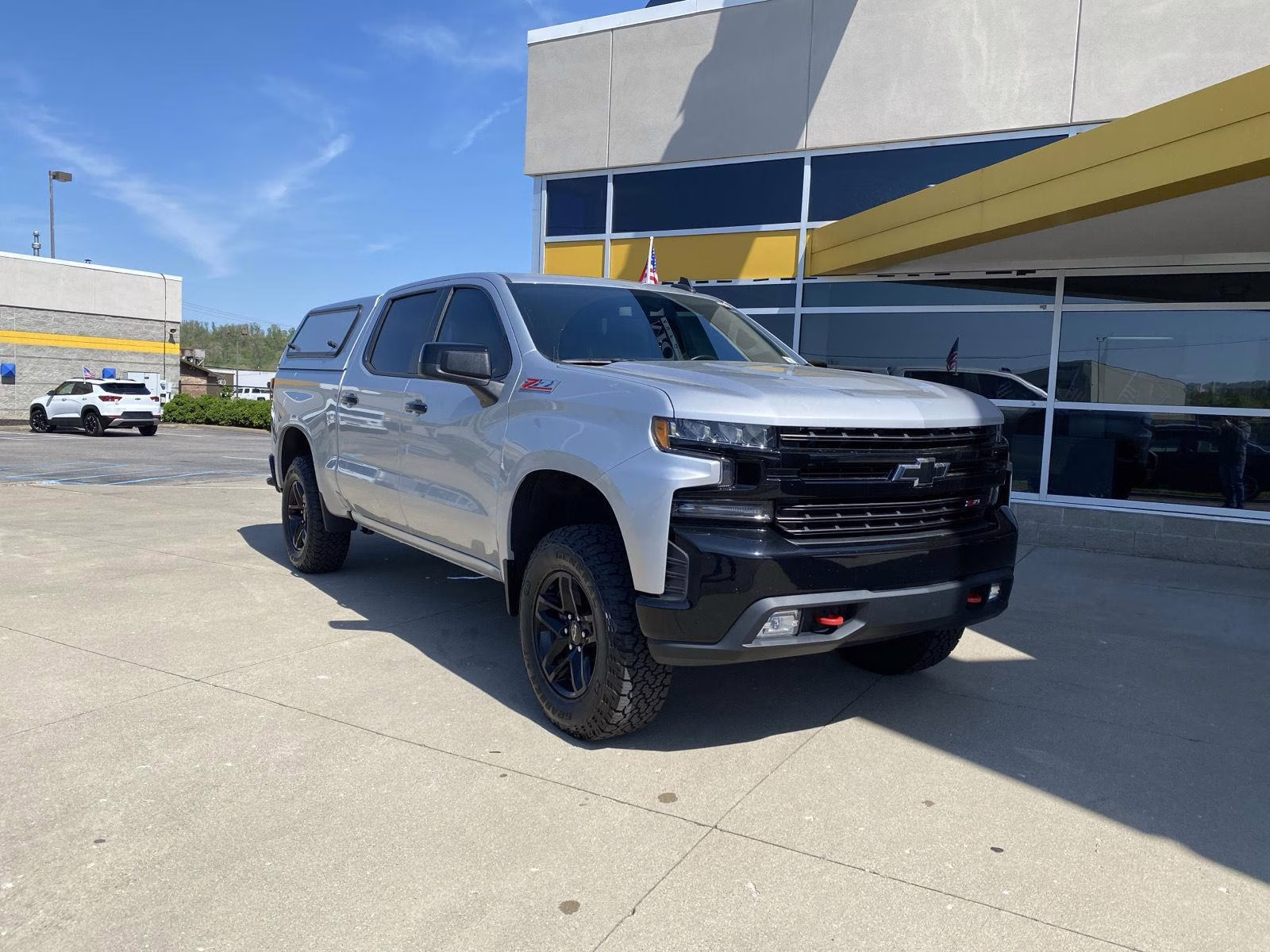 2019 Silver Ice Metallic Chevrolet Silverado 1500 LT Trail Boss 4X4 Truck